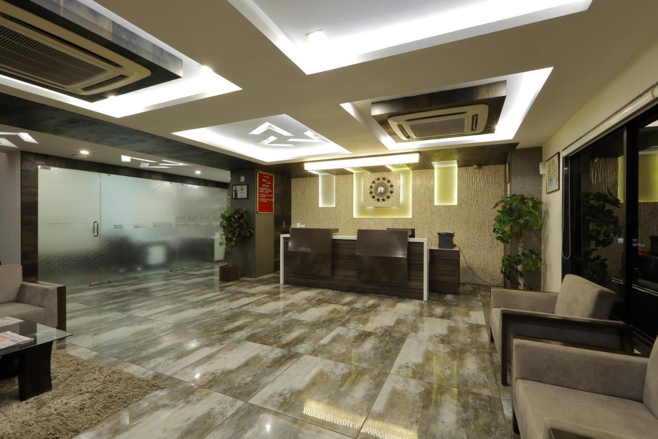 Hotel Unity Ahmedabad Esterno foto