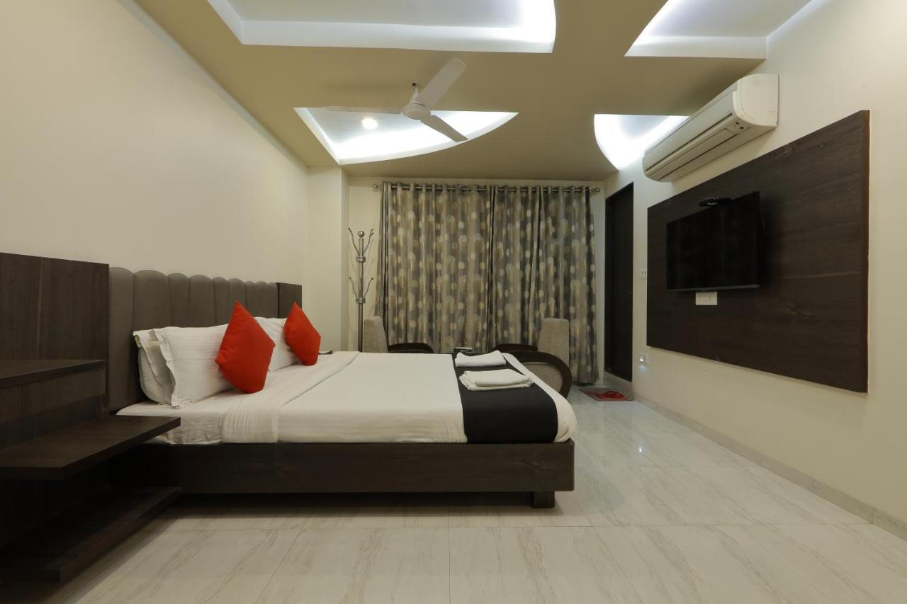 Hotel Unity Ahmedabad Esterno foto