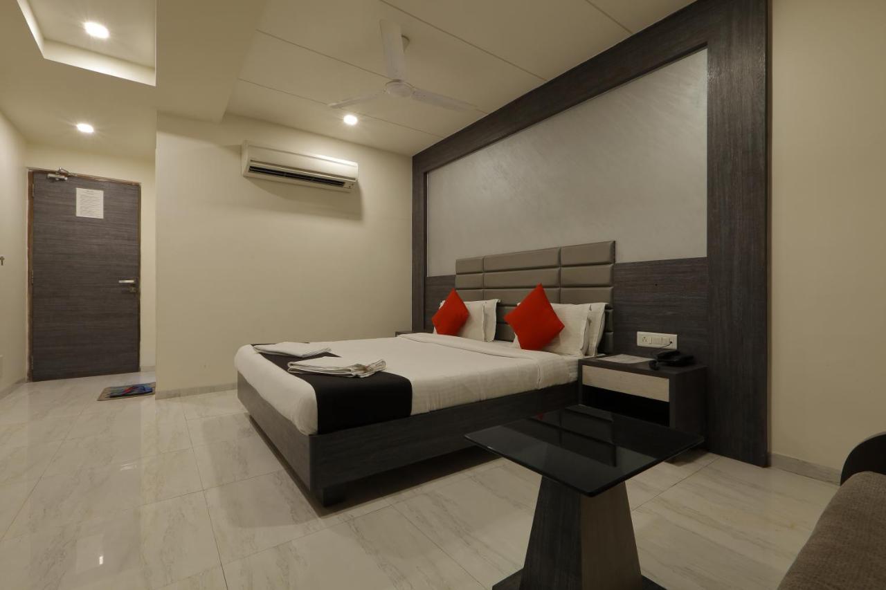 Hotel Unity Ahmedabad Esterno foto