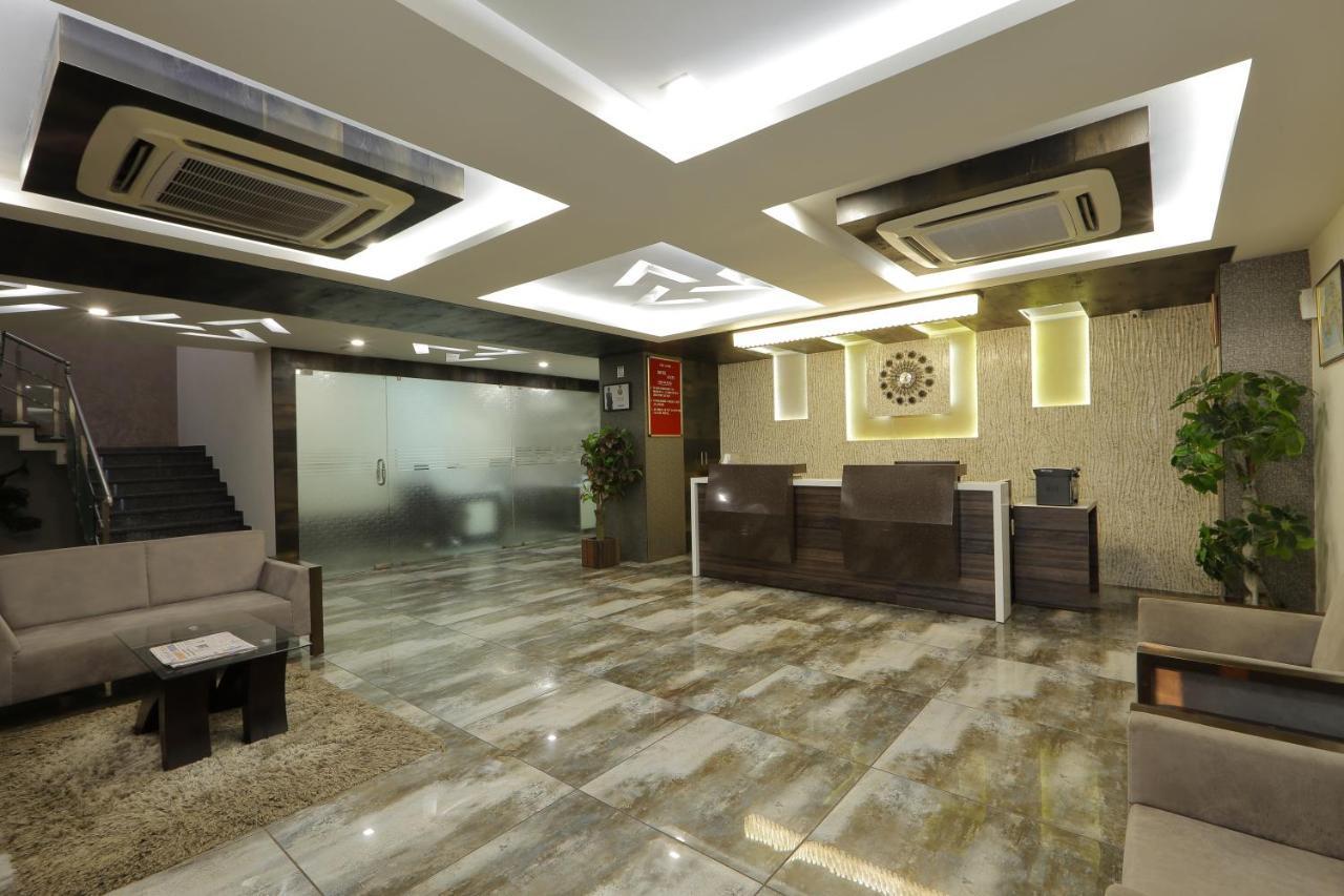 Hotel Unity Ahmedabad Esterno foto