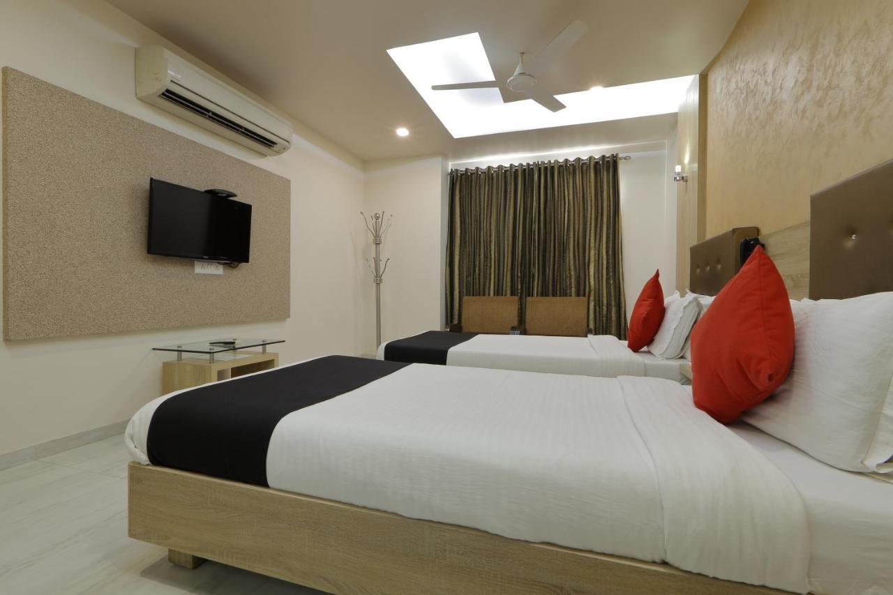 Hotel Unity Ahmedabad Esterno foto