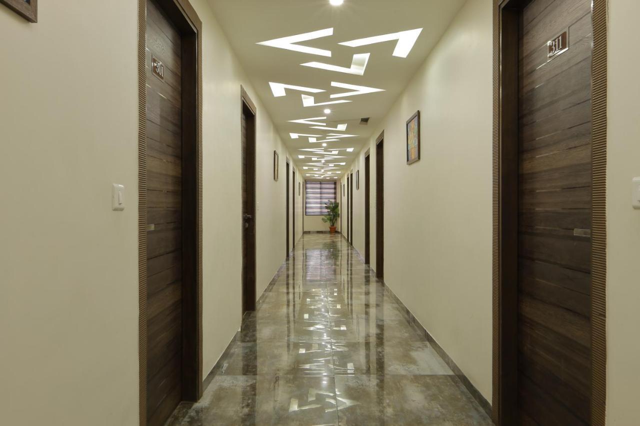 Hotel Unity Ahmedabad Esterno foto