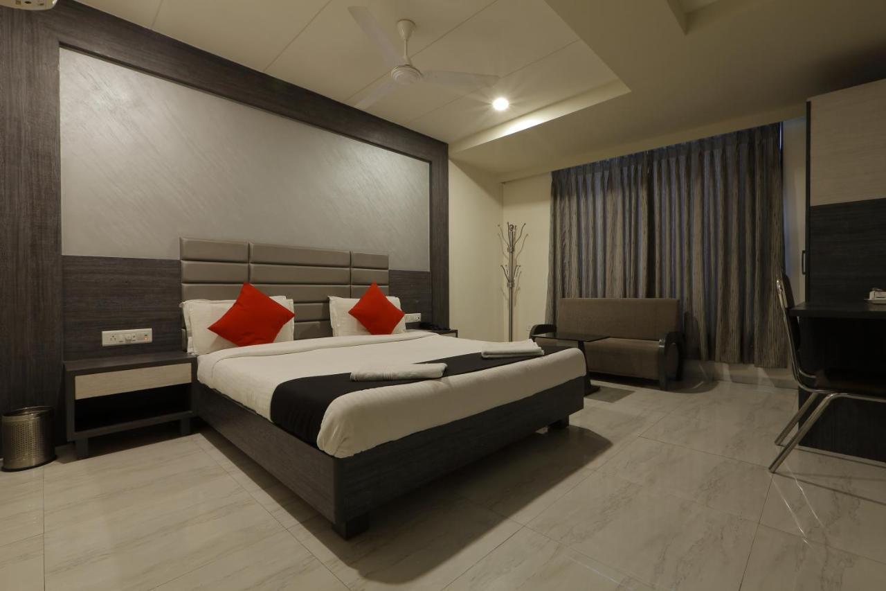 Hotel Unity Ahmedabad Esterno foto