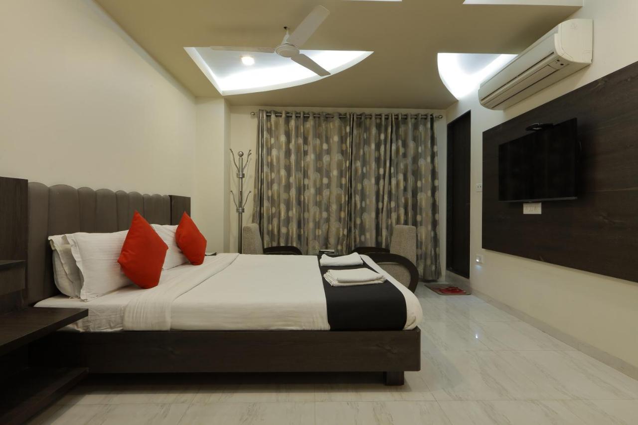 Hotel Unity Ahmedabad Esterno foto