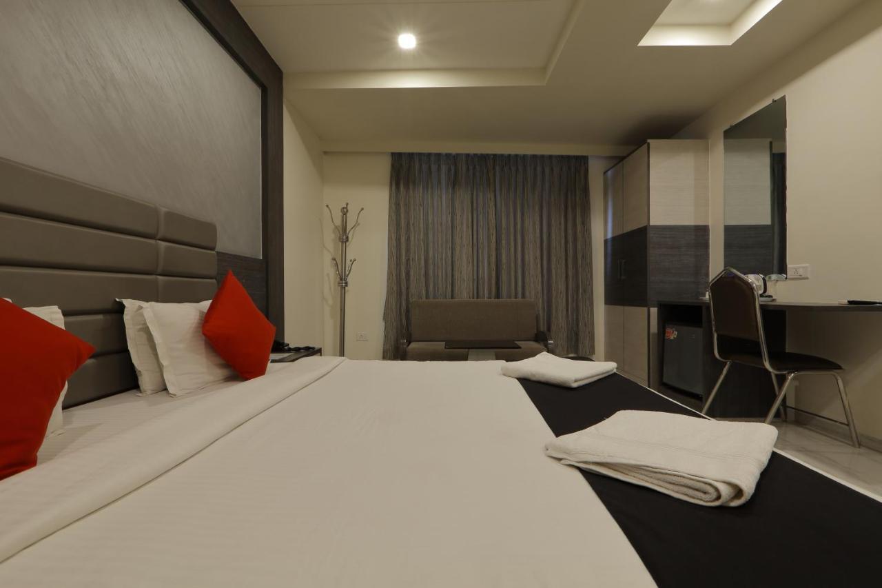 Hotel Unity Ahmedabad Esterno foto