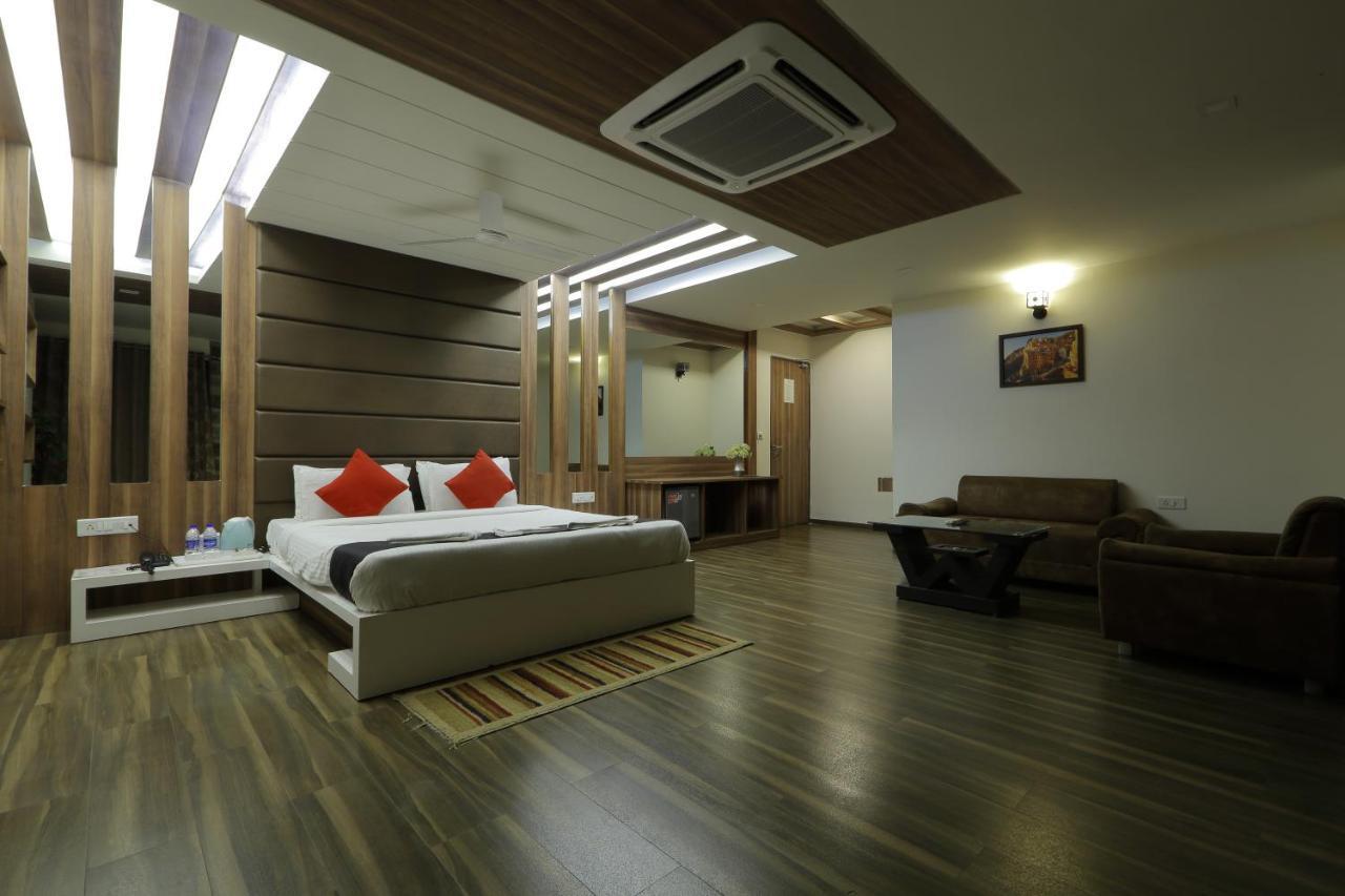 Hotel Unity Ahmedabad Esterno foto
