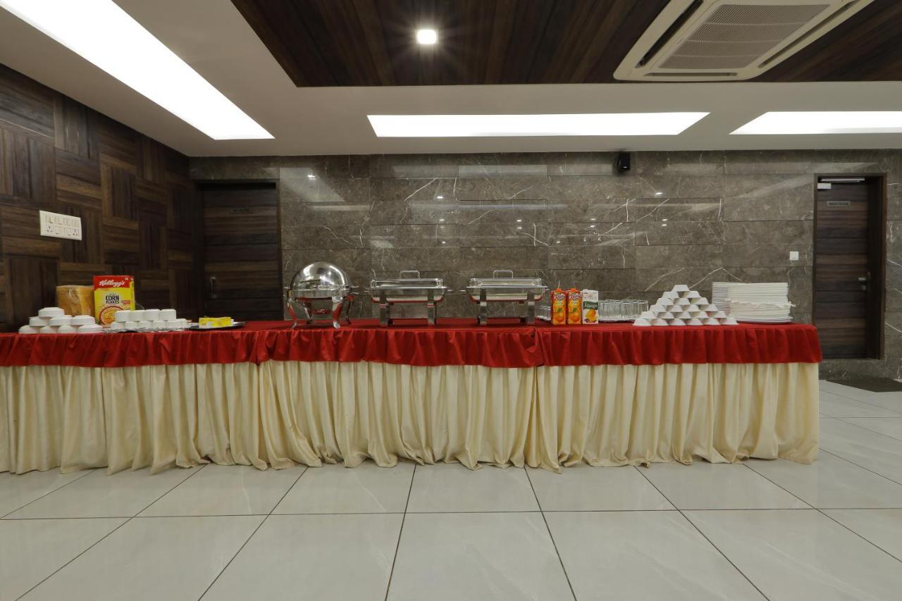 Hotel Unity Ahmedabad Esterno foto