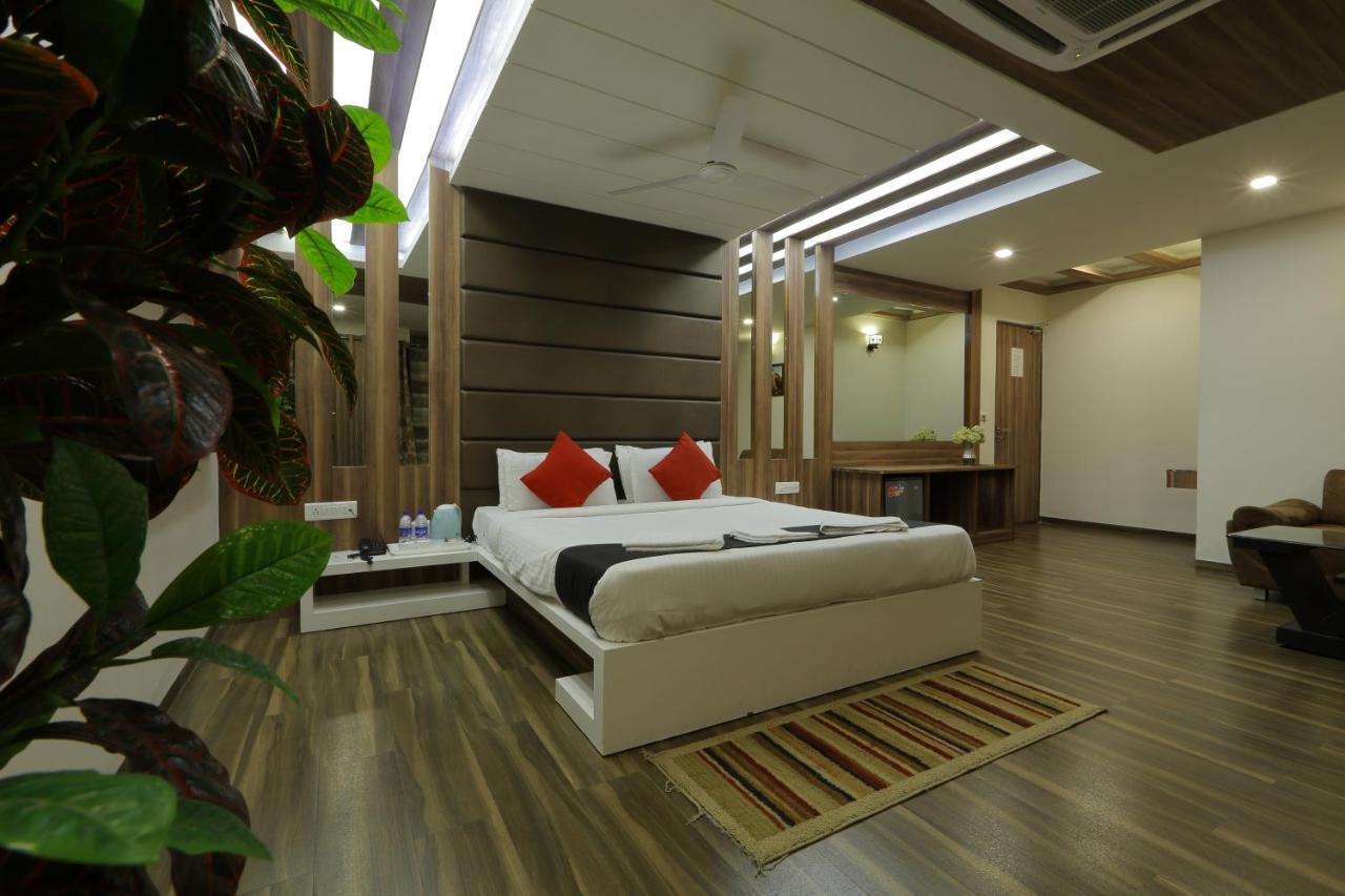 Hotel Unity Ahmedabad Esterno foto