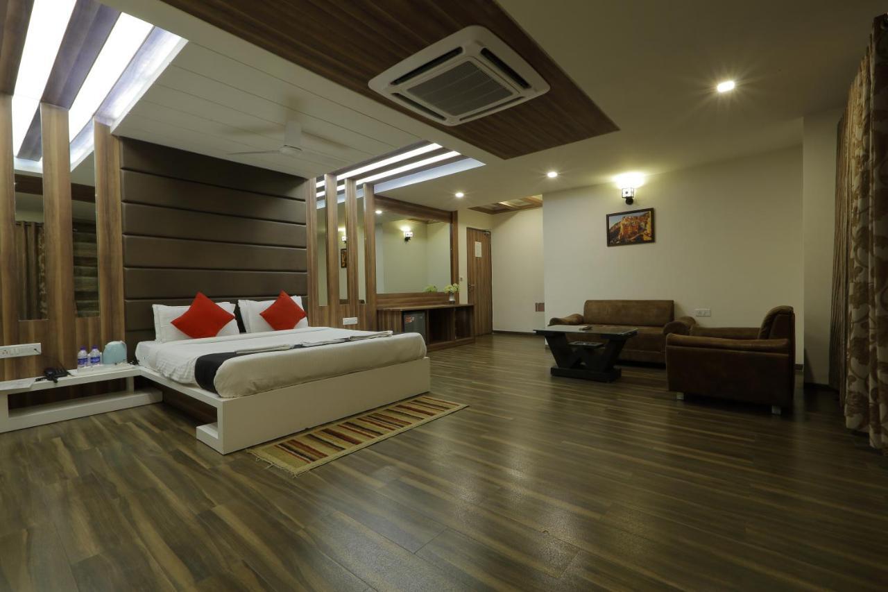 Hotel Unity Ahmedabad Esterno foto