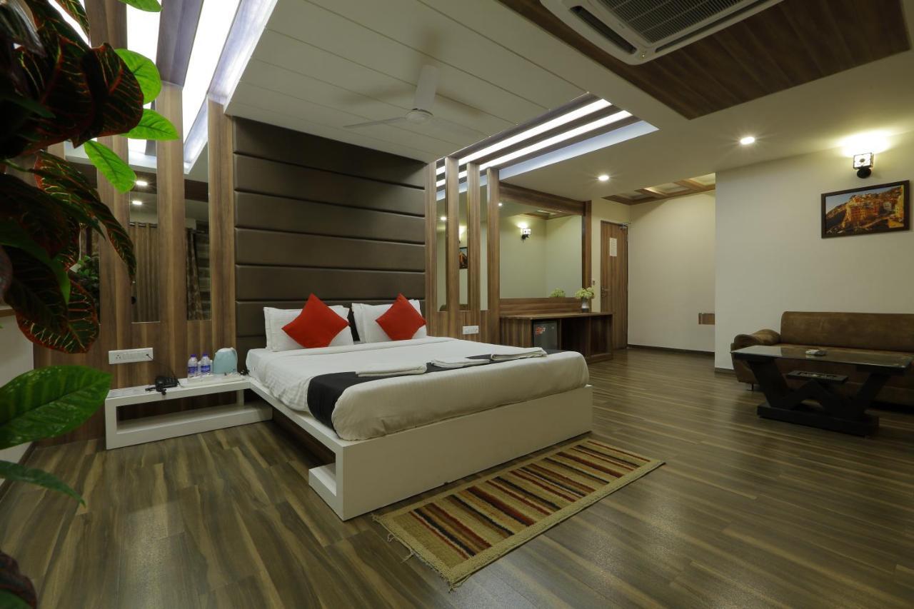 Hotel Unity Ahmedabad Esterno foto
